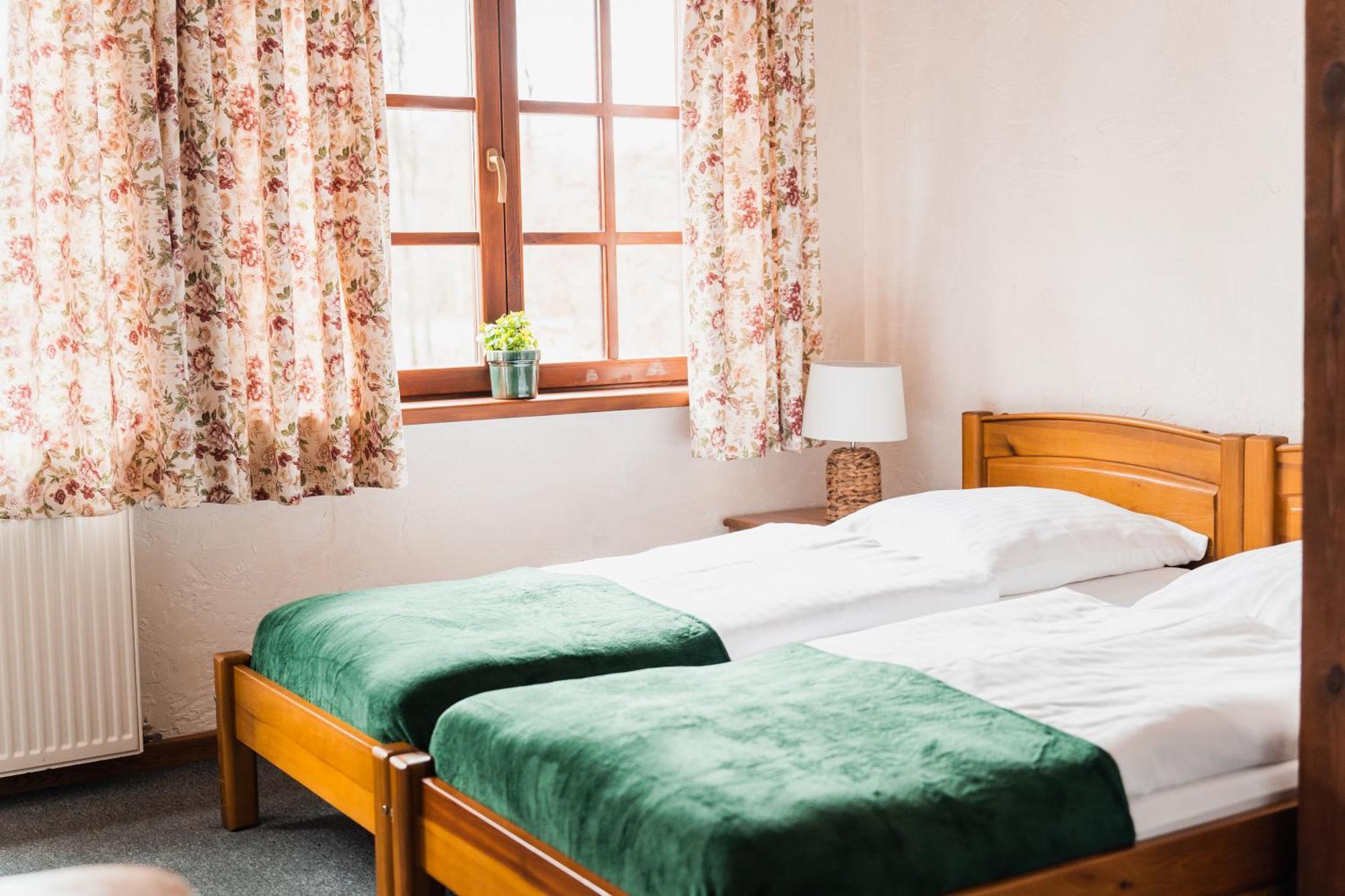 Karczma Zacisze Bed & Breakfast Krutyn Luaran gambar
